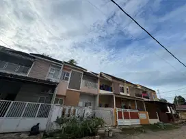 RUMAH 2 LANTAI DALAM PERUMAHAN DI RAJEG JUAL RUGI