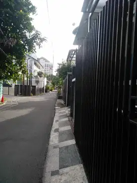 Jual rumah kantor bangunan bagus jl.puloraya dkt melawai