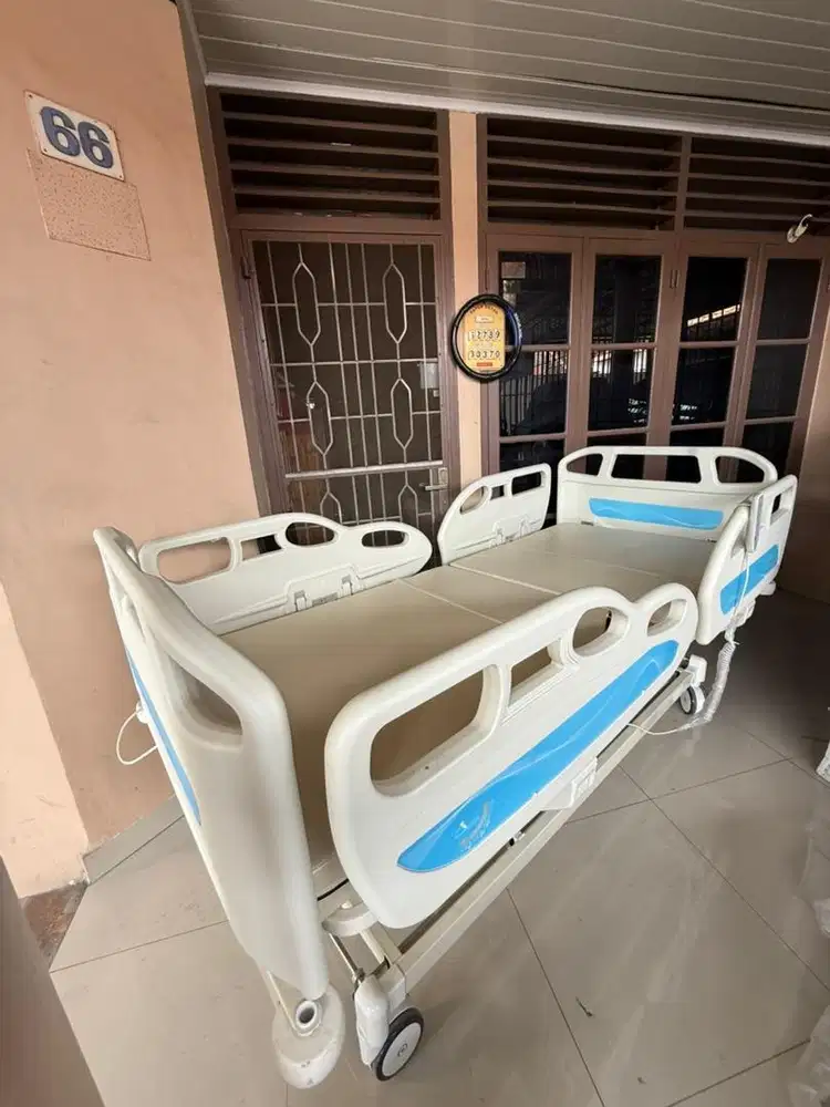 (Tempat Tidur Pasien) Electric Butterfly Hospital Bed Seri OH-EB308