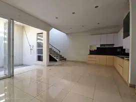 Dijual Rumah Minimalis TKI Taman Kopo Indah 1