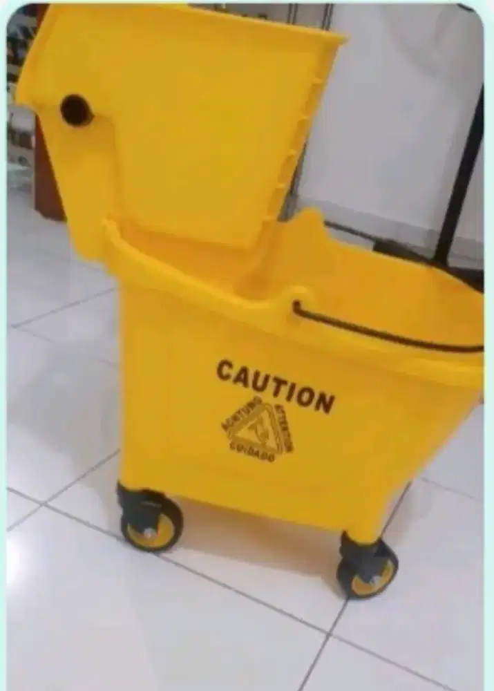 Single Bucket Mop Wringer