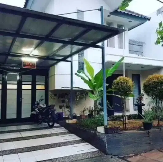Jual rumah 2 lantai lippo cikarang