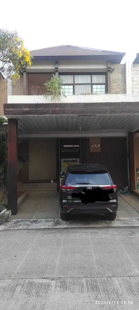 Disewakan rumah 2 lantai Patio Lippo cikarang