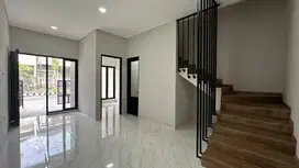 Rumah Baru Gress TURUN HARGA 100JT Jalan Utama Kutisari Indah Surabaya