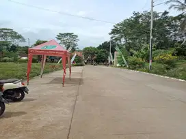Rumah type 36/72 dengan fasilitas kolam renang