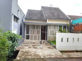 Dijual Rumah Cantik di Perumahan Green View Blok O, Cibinong, Bogor