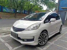 Bismillah numpang jual Honda Jazz RS. Metic. 2011 no. D. Putih.