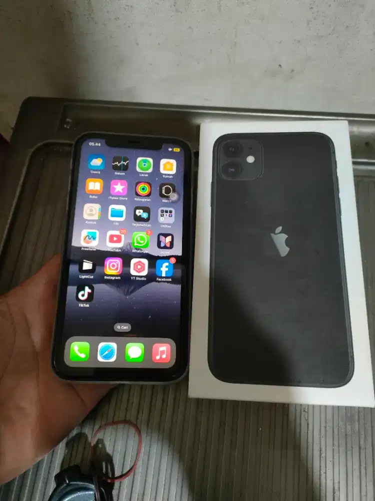iPhone 11 64gb wifi only