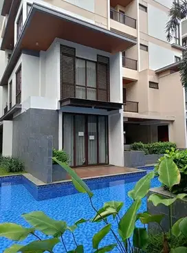 Disewakan Apartemen 3 Br Loft depan Pool di Asatti Bsd City