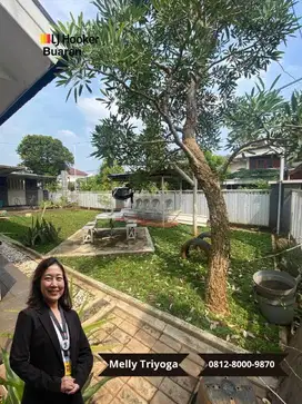 Rumah Hoek Komplek cluster Jatiwaringin Asri Pondok Gede Bekasi