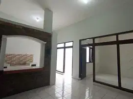 Rumah Siap Huni Sayap Otista  -ina