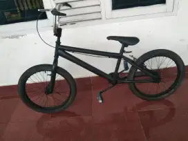 Sepeda bmx ukuran 20