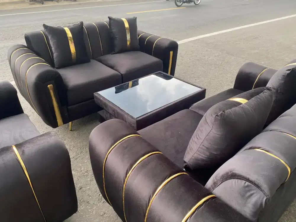 Sofa mewah 221 black gold
