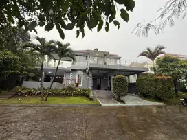 Rumah dijual siap huni posisi hook dan kolam renang