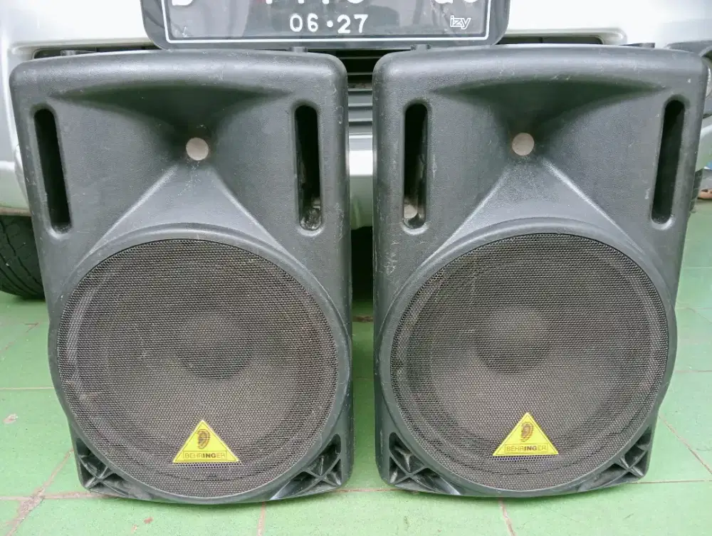 Speaker Aktif Behringer Eurolive B212D