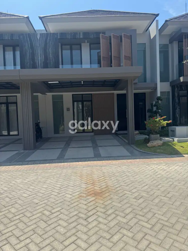 Rumah gress mewah di Grand Island, Pakuwon City, Surabaya.