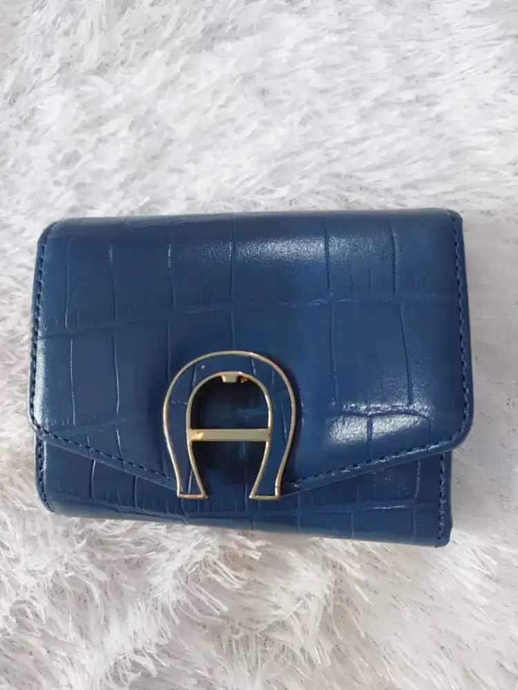 Dompet Aigner Pina Trifold Persian Blue Authentic preloved