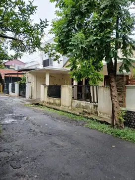 Jual Rumah Hitungan Tanah di Kemang jakarta selatan