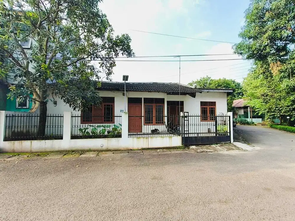 Di jual rumah dalam komplek dengan tanah luas,Hook di gas alam depok
