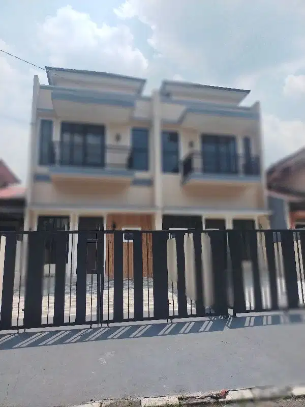 rumah cantik dua lantai di citra raya Tangerang