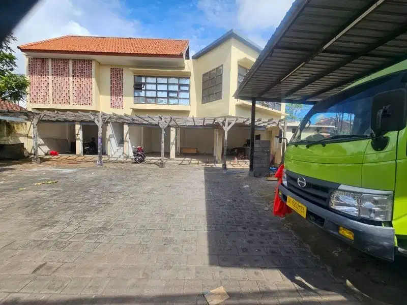 Tanah  Bonus Gudang di Lokasi Premium Taman Sari Kerobokan