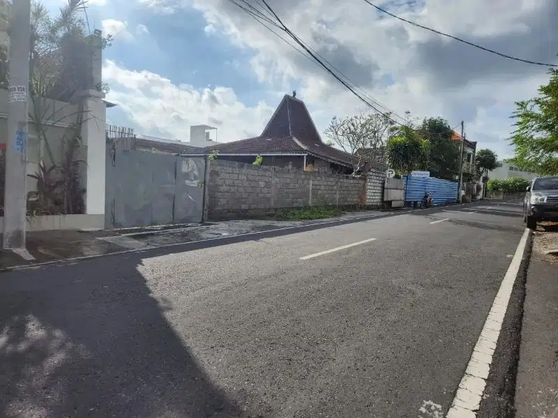 Jarang ada, Tanah kecil di Kerobokan, sudah tembok keliling