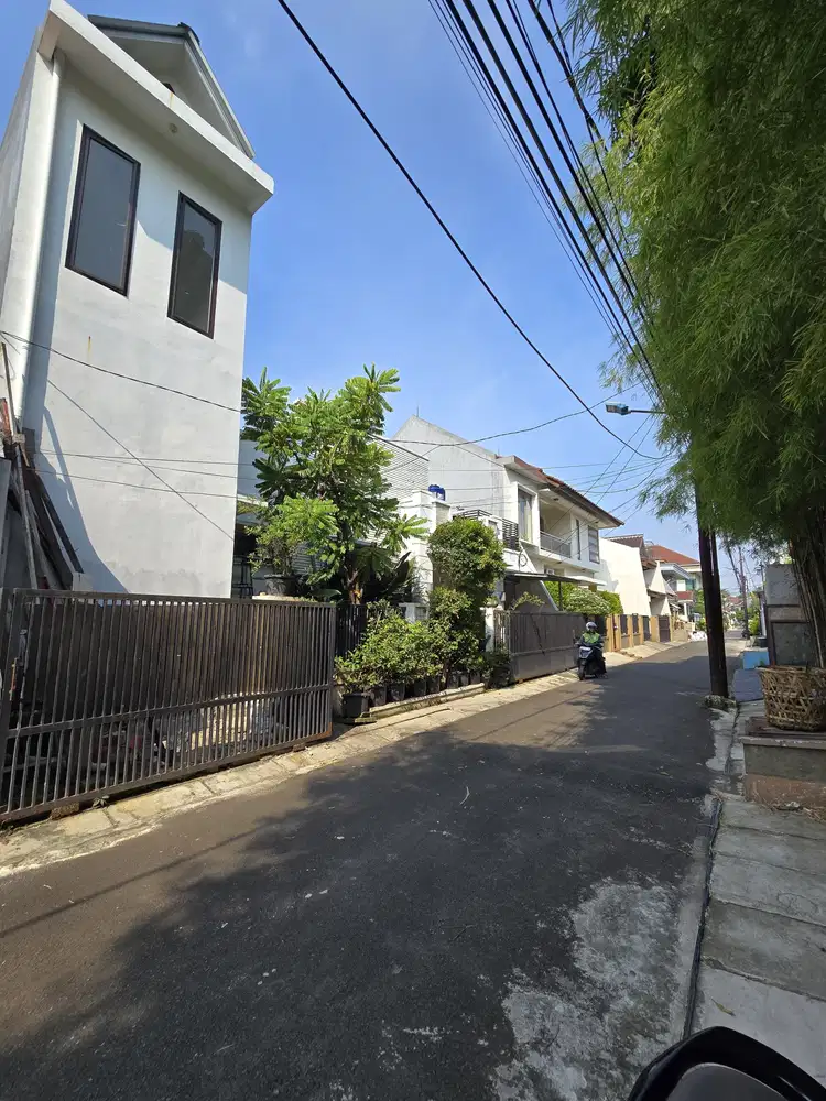 TURUN HARGA DIJUAL CEPAT RUMAH FULL FURNISHED DALAM KOMPLEK RAWAMANGUN