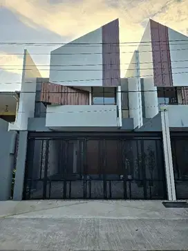 Rumh tropis modern full bata merah siap huni di duren sawit