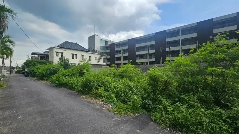 Tanah kontur datar di Kerobokan, Cocok untuk villa pribadi, komersil