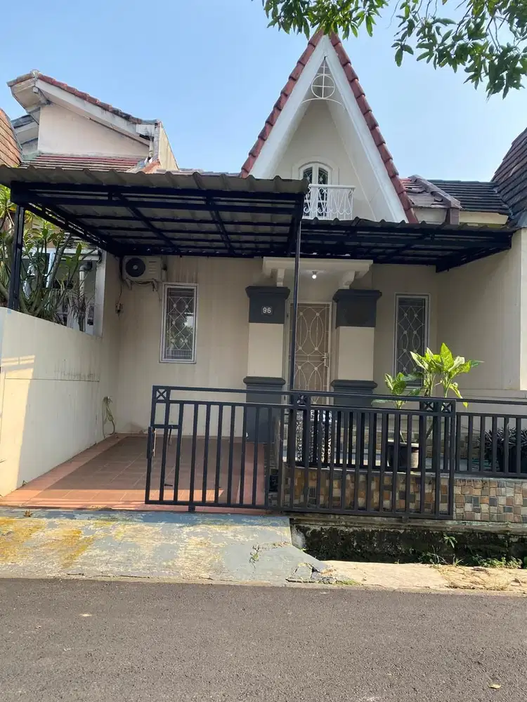 Disewakan Rumah sebrang Taman budaya Sentul bogor