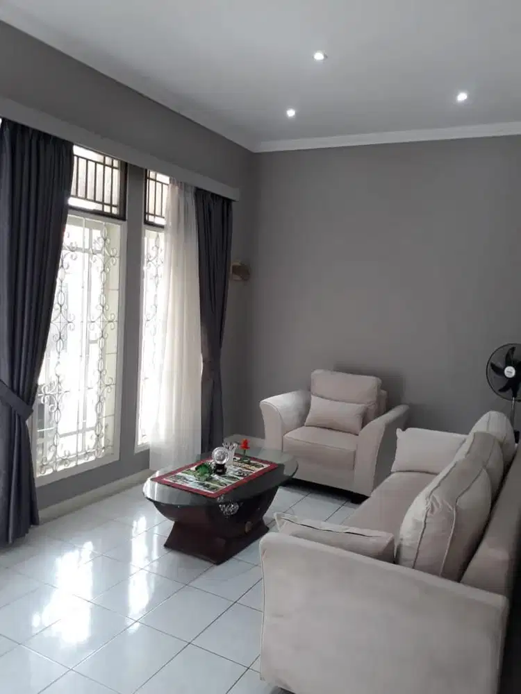 Dijual Rumah Lokasi Strategis Kebun Jeruk - Jakarta Barat