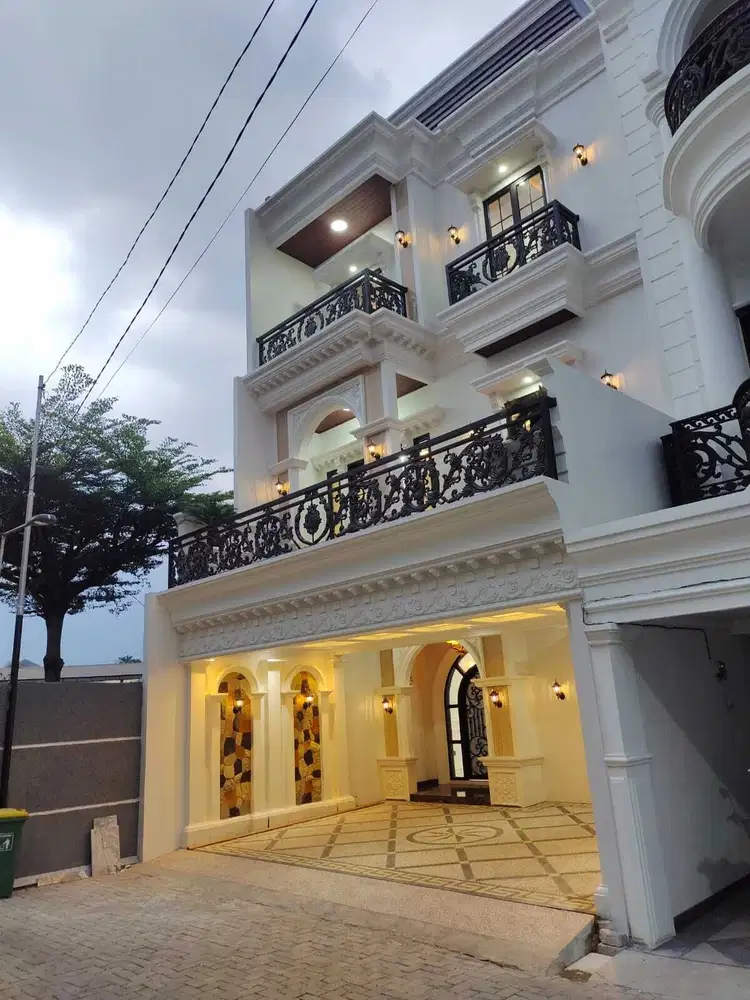Rumah Baru  Modern Lassic 3 Lantai dkt dr Tol simatupang