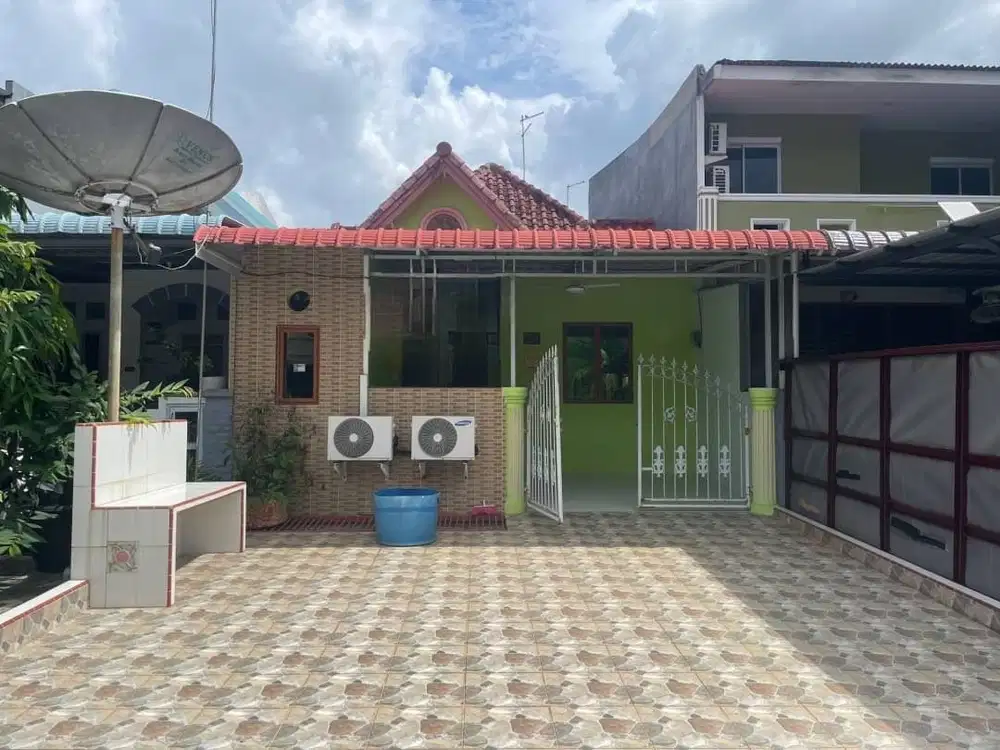 Rumah dijual Full Renovasi di Anggrek Mas