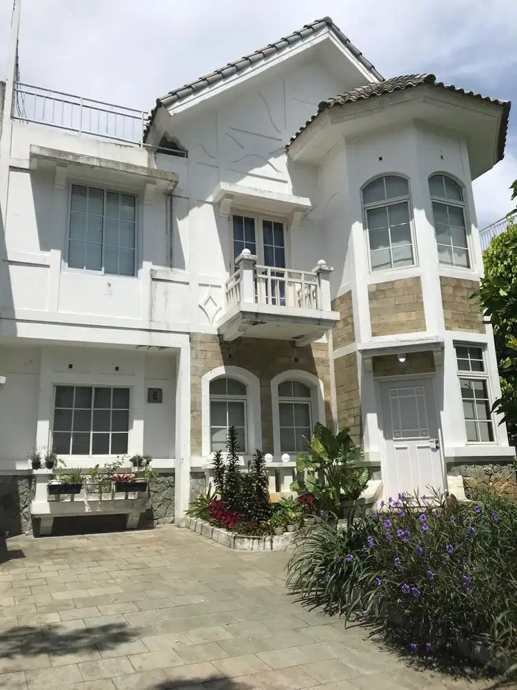 Dijual rumah mewah dan bagus dilokasi strategi sentul city