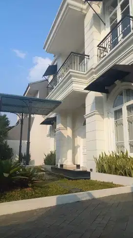 DIJUAL RUMAH BARU RENOVASI TOTAL KOMPLEK GUDANG PELURU TEBET JAKSEL.
