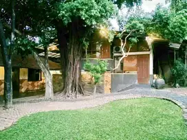 Dijual Rumah Usaha Komersial Area Jalan Dr. Soetomo Surabaya Pusat