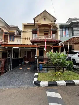 DIJUAL RUMAH SIAP HUNI PESONA KHAYANGAN MUNGIL MARGONDA DEPOK.