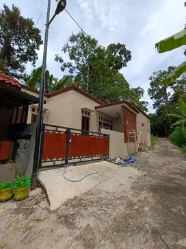 DIJUAL RUMAH BARU INTERIOR MEWAH DI LINGKUNGAN KAMPUS UNNES