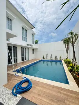 RUMAH MEWAH ADA KOLAM RENANG DI KOTA MAKASSAR