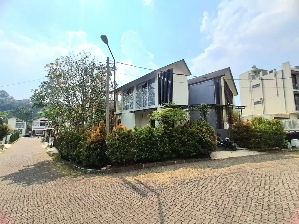Murah ! Rumah Lux Dalam Komplek Townhouse Di Dago Sejuk Asri