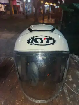 Helm KYT Kyoto Ukuran  M