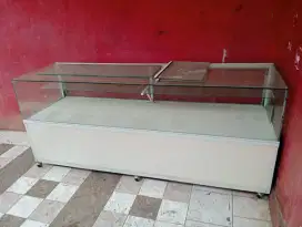 Etalase usaha/dagang