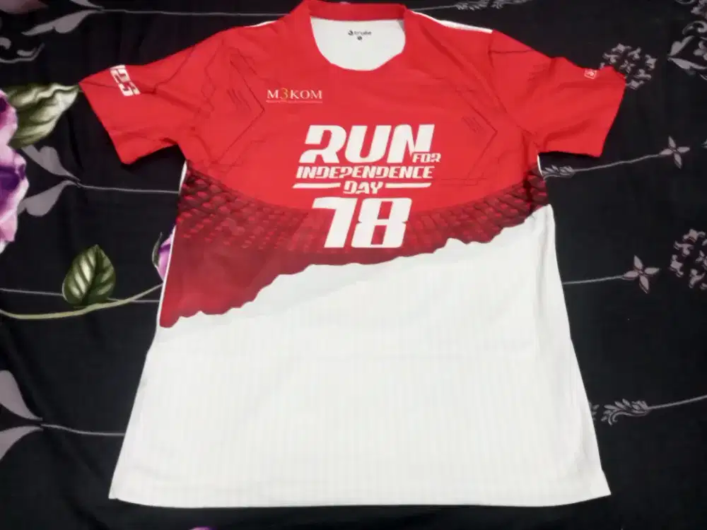 Kaos jersey running