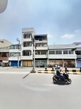 Dijual / Disewakan Ruko 4 lantai Jl. Raya Pasar Kembang Surabaya Pusat