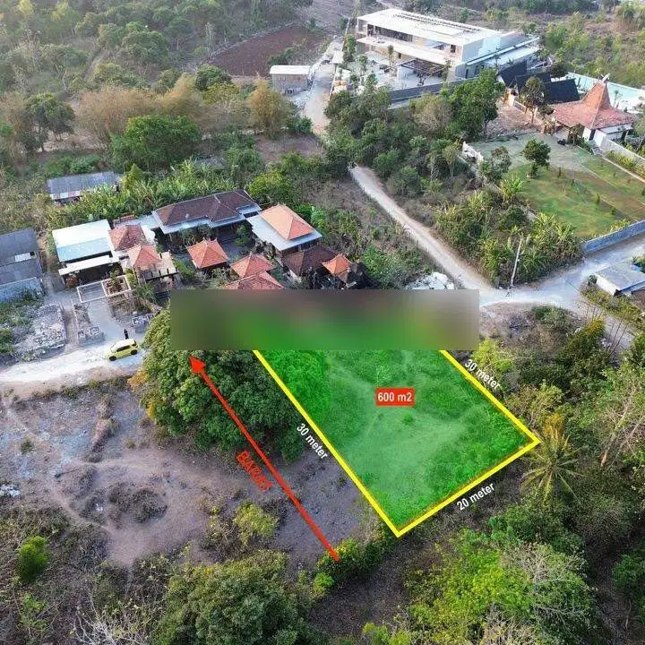 Tanah di uluwatu, lebar depan 20 meter kontur tanah datar