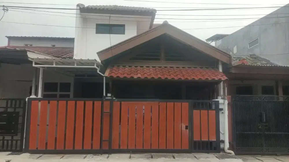 Disewa rumah tingkat luas ditaman harapan baru bekasi