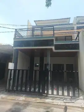 rumah dua lantai di Citra Raya Tangerang