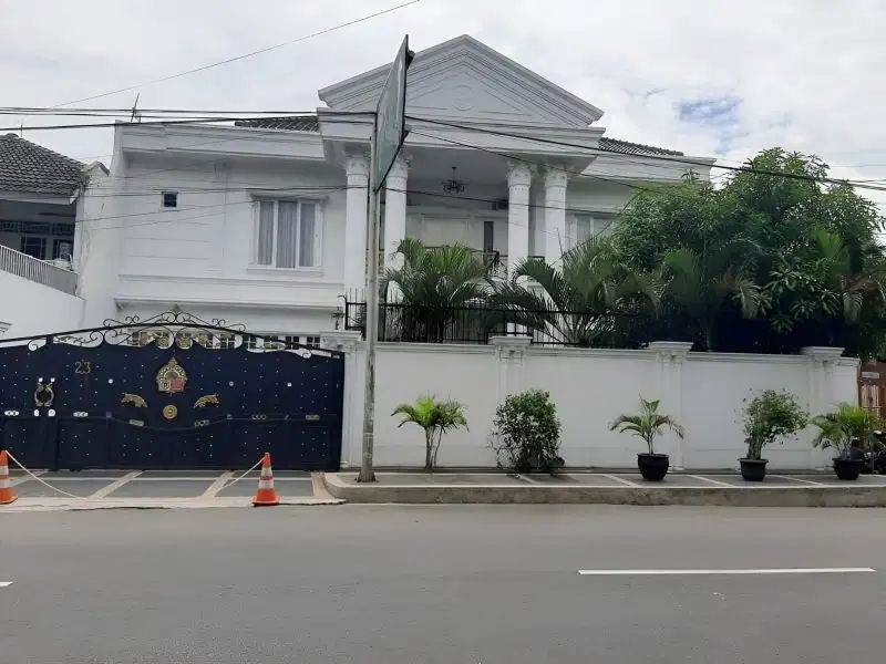Rumah Mewah Modern Classic Steategis Area Tebet