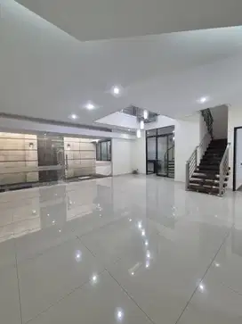 For Sale Rumah Mewah siap Huni Berlokasi Di Singgasana Pradana Bandung