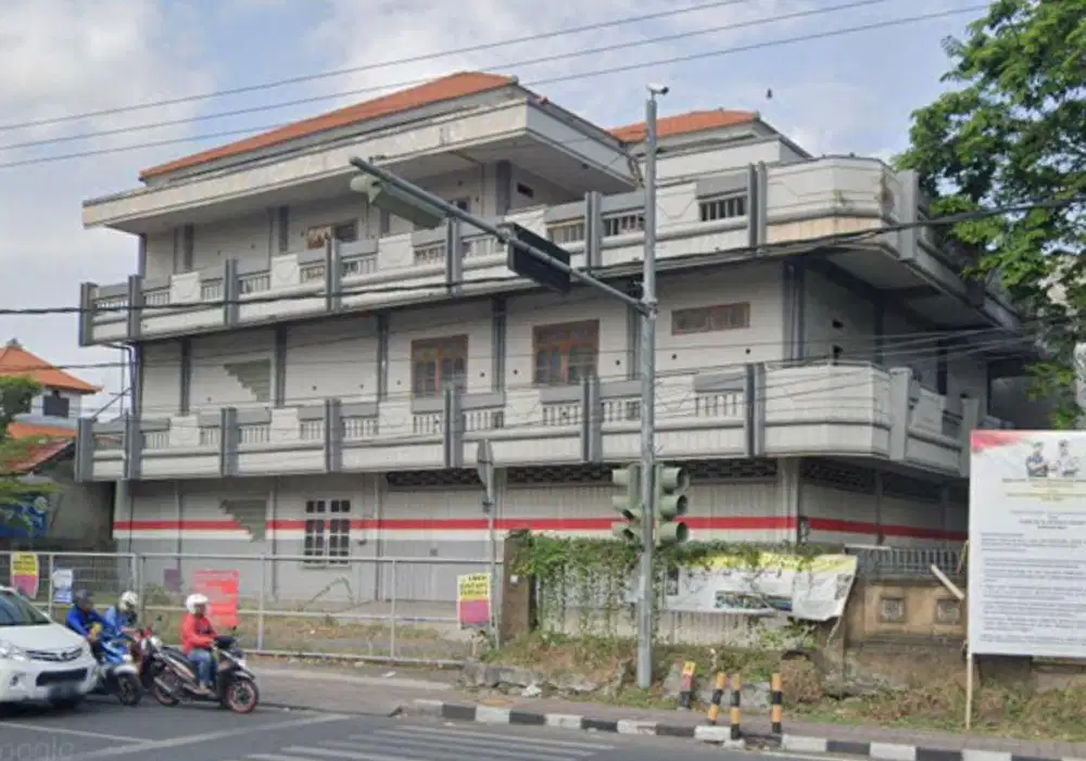 Ruko Hook Strategis 3 Lantai di Buluh Indah Bali